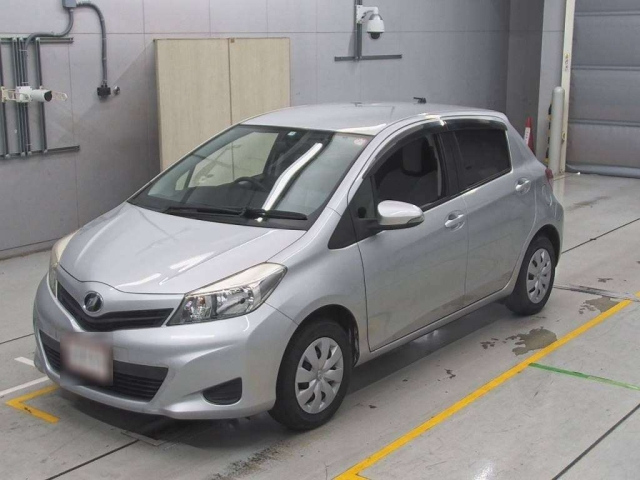 TOYOTA VITZ 2014
