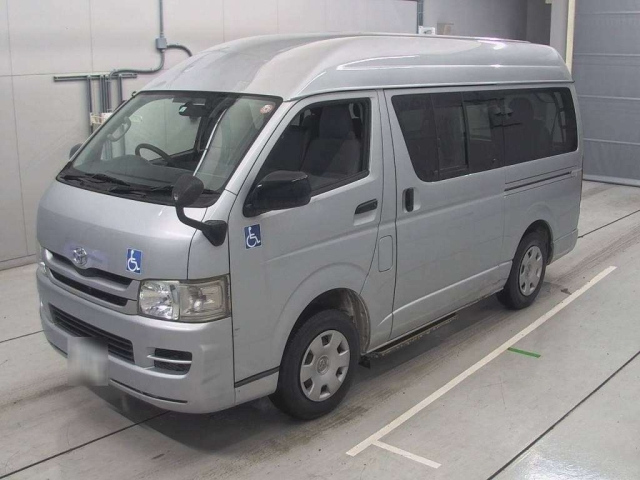 TOYOTA REGIUS ACE VAN 2010