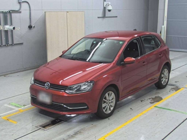VOLKSWAGEN POLO 2016