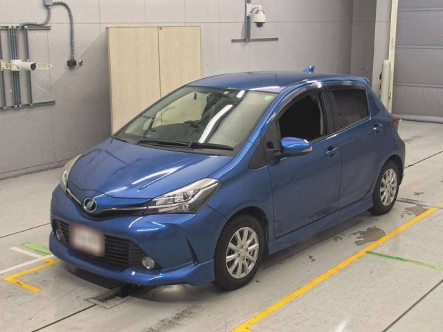 TOYOTA VITZ 2014