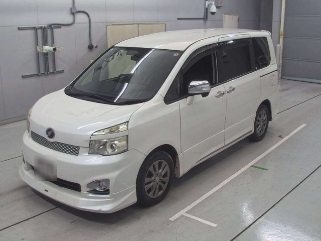 TOYOTA VOXY 2012