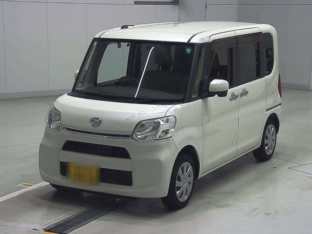 DAIHATSU TANTO 2015