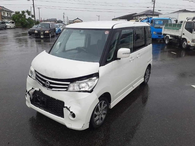 NISSAN ROOX 2010