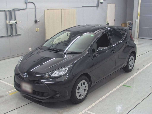 TOYOTA AQUA 2022