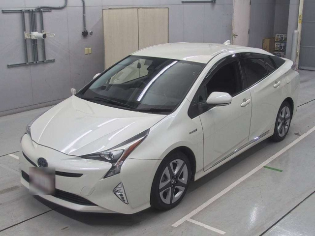 TOYOTA PRIUS 2016