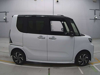 DAIHATSU TANTO 2024