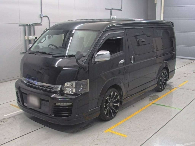 TOYOTA HIACE