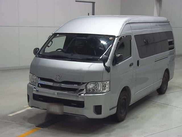TOYOTA HIACE VAN 2019