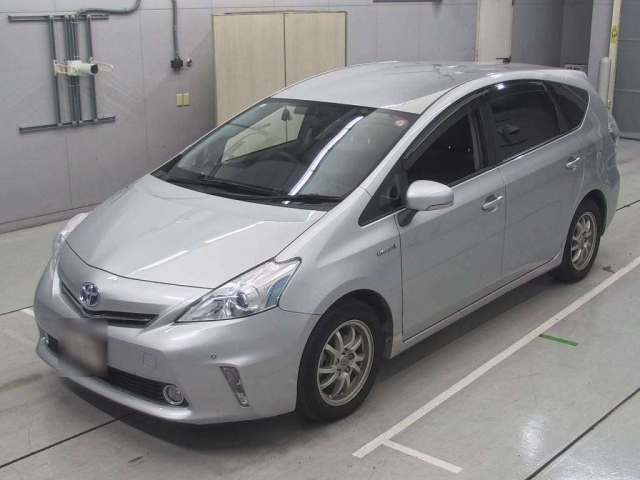 TOYOTA PRIUS ALPHA 2012