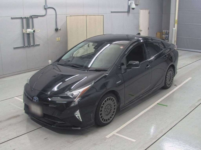TOYOTA PRIUS 2018