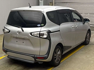 TOYOTA SIENTA 2016