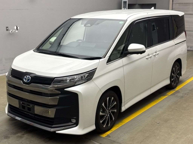 TOYOTA NOAH 2022