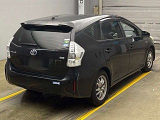 TOYOTA PRIUS ALPHA 2012