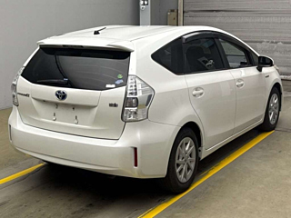 TOYOTA PRIUS ALPHA 2012