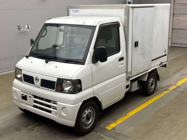 NISSAN CLIPPER TRUCK 2010