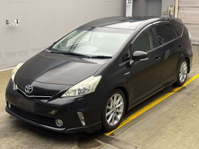 TOYOTA PRIUS ALPHA 2012