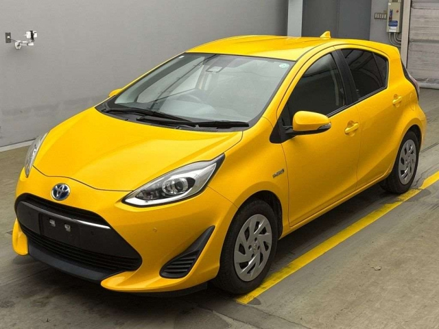 TOYOTA AQUA 2018