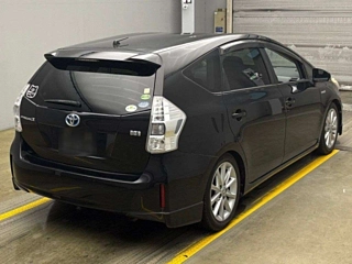 TOYOTA PRIUS ALPHA 2012