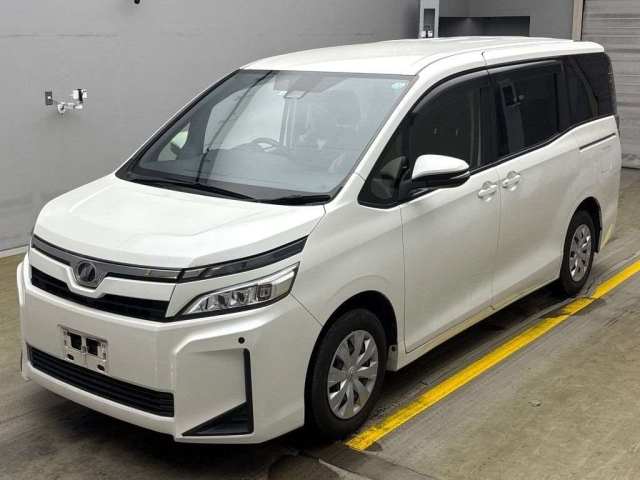 TOYOTA VOXY 2020