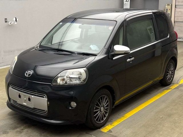 TOYOTA PORTE 2014