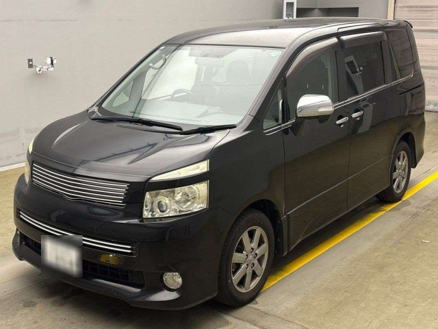 TOYOTA VOXY 2009