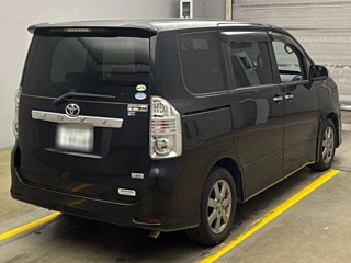 TOYOTA VOXY 2009