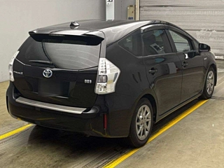 TOYOTA PRIUS ALPHA 2012