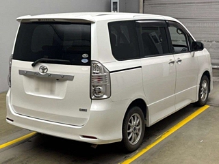 TOYOTA VOXY 2008