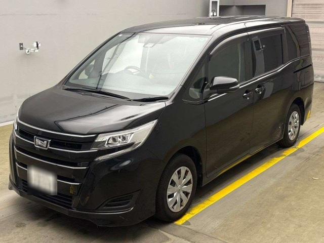 TOYOTA NOAH 2021