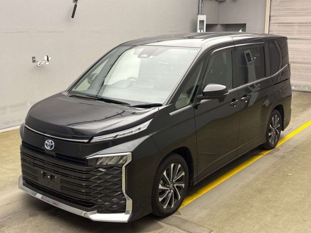 TOYOTA VOXY 2022