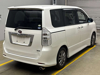 TOYOTA VOXY 2008