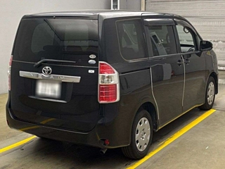 TOYOTA NOAH 2009