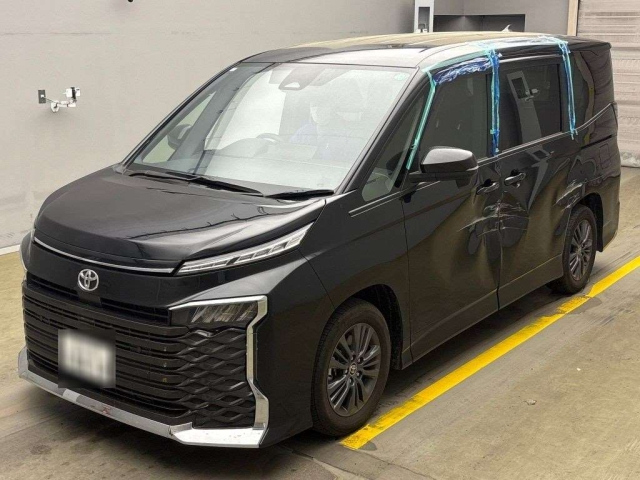 TOYOTA VOXY 2024