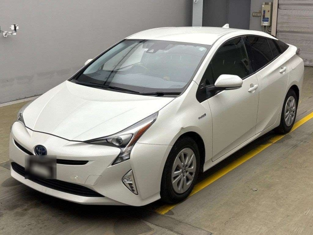 TOYOTA PRIUS 2016