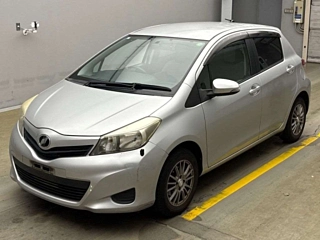 TOYOTA VITZ 2012