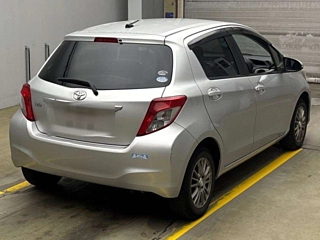 TOYOTA VITZ 2012