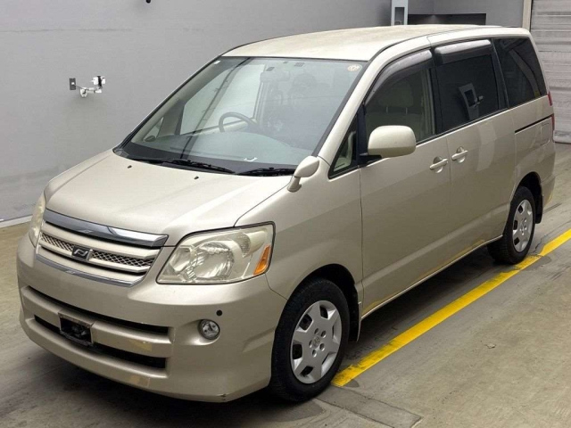 TOYOTA NOAH 2007