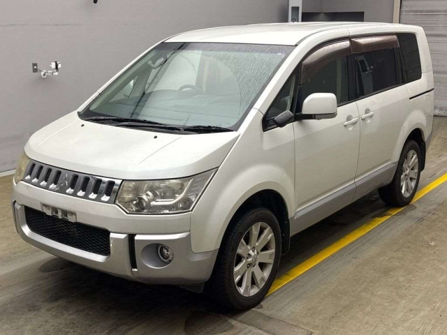 MITSUBISHI DELICA D5 2010