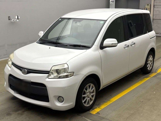 TOYOTA SIENTA 2013
