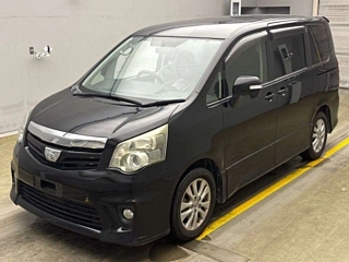 TOYOTA NOAH 2011