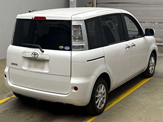 TOYOTA SIENTA 2013