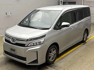 TOYOTA VOXY 2018