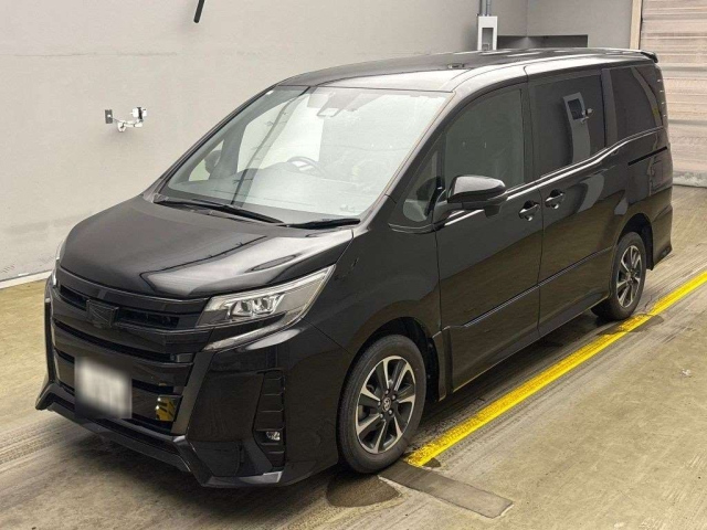 TOYOTA NOAH 2021
