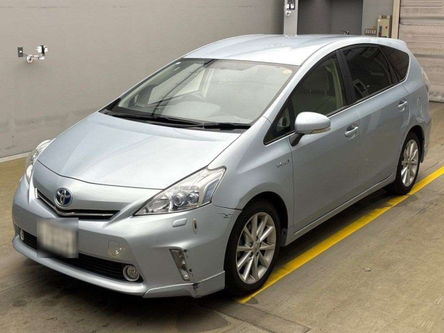 TOYOTA PRIUS ALPHA 2012