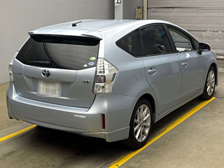 TOYOTA PRIUS ALPHA 2012