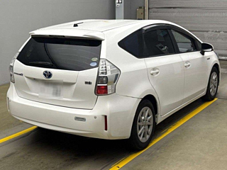 TOYOTA PRIUS ALPHA 2012