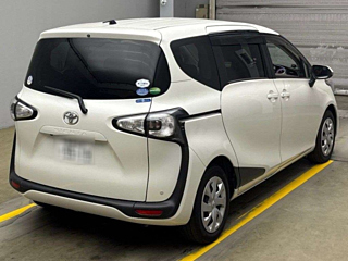 TOYOTA SIENTA 2017