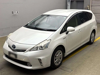TOYOTA PRIUS ALPHA 2014