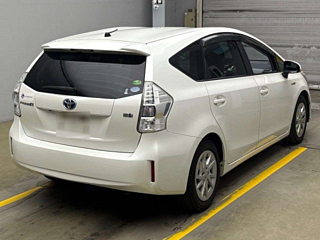 TOYOTA PRIUS ALPHA 2014