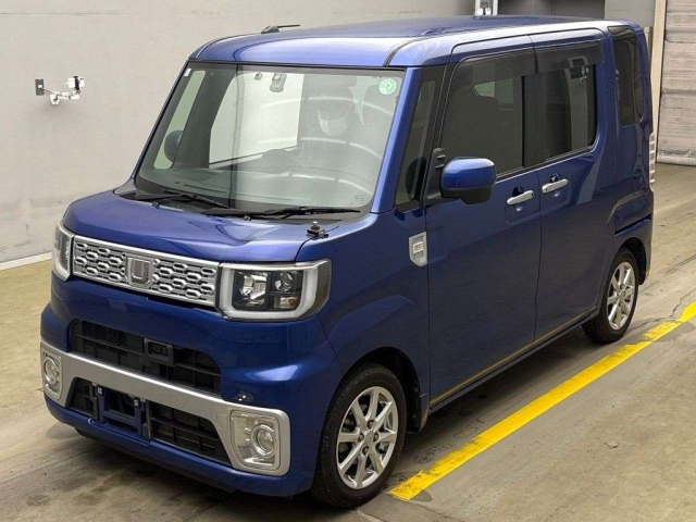 DAIHATSU WAKE 2015